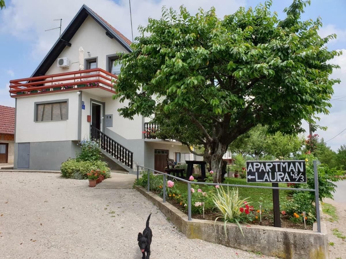 Apartman Laura スモーヤナク エクステリア 写真
